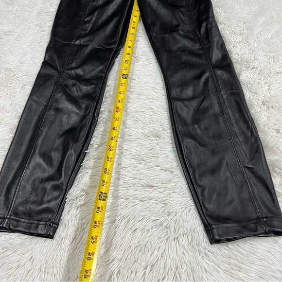 Nicole Miller NEW YORK Vegan Leather Black Pull On Leggings Pants Medium - Picture 4 of 12